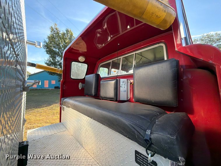 image for item EA7406 1986 Ford C8000 pumper fire truck