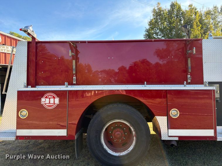 image for item EA7406 1986 Ford C8000 pumper fire truck