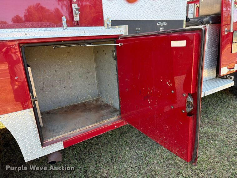 image for item EA7406 1986 Ford C8000 pumper fire truck