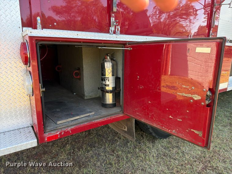 image for item EA7406 1986 Ford C8000 pumper fire truck
