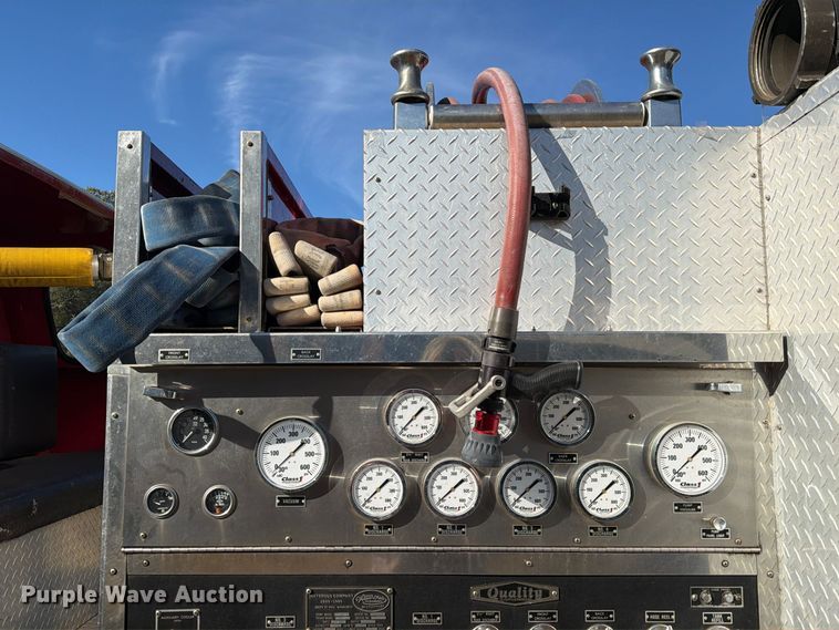 image for item EA7406 1986 Ford C8000 pumper fire truck
