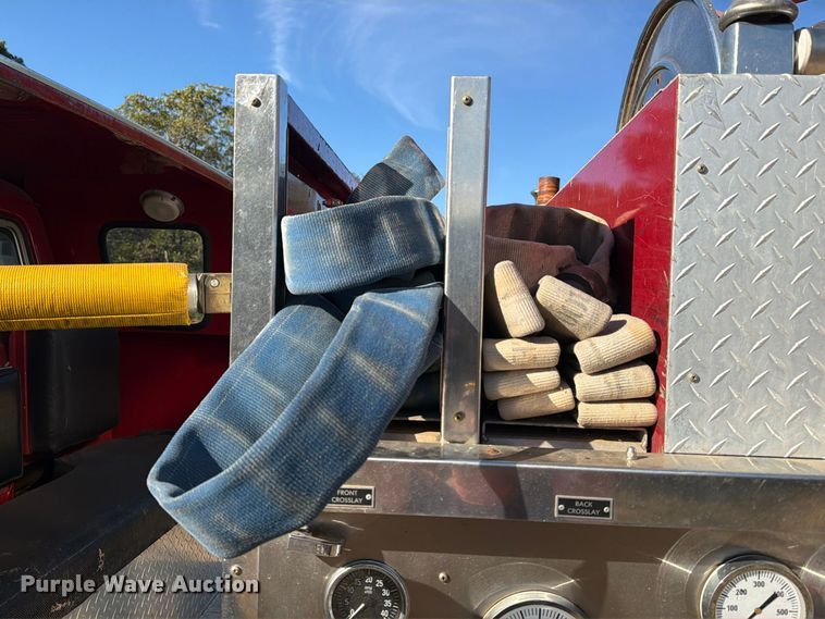 image for item EA7406 1986 Ford C8000 pumper fire truck