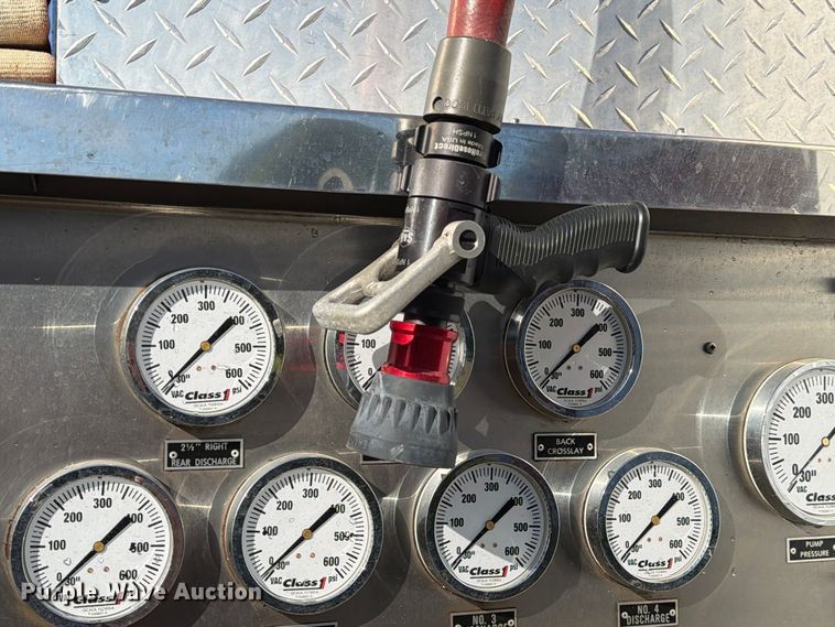 image for item EA7406 1986 Ford C8000 pumper fire truck