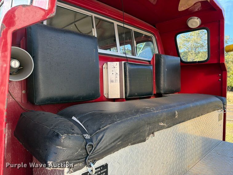image for item EA7406 1986 Ford C8000 pumper fire truck