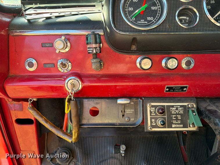 image for item EA7406 1986 Ford C8000 pumper fire truck