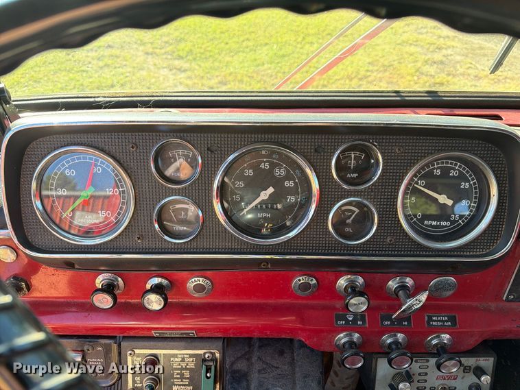 image for item EA7406 1986 Ford C8000 pumper fire truck