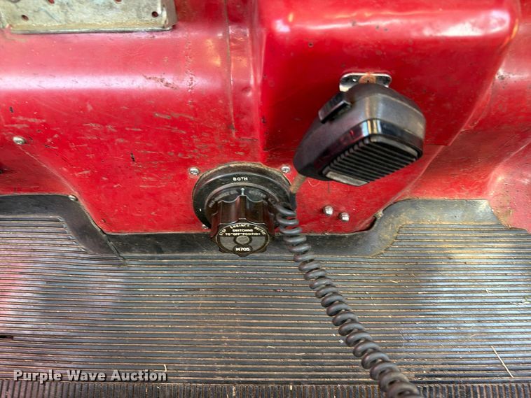 image for item EA7406 1986 Ford C8000 pumper fire truck