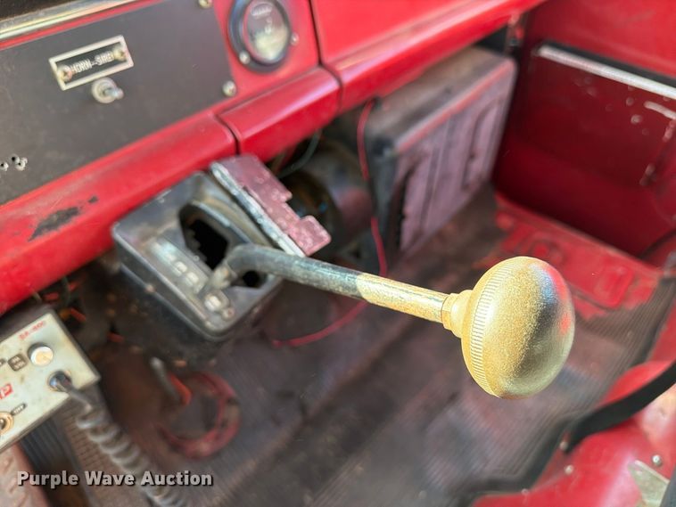 image for item EA7406 1986 Ford C8000 pumper fire truck