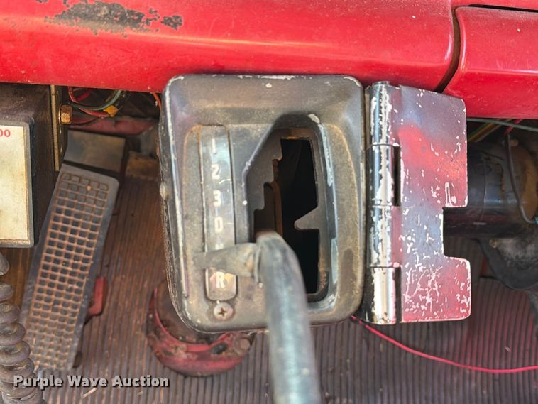 image for item EA7406 1986 Ford C8000 pumper fire truck