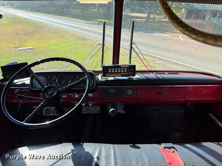 image for item EA7406 1986 Ford C8000 pumper fire truck