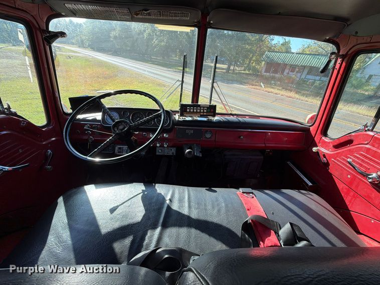 image for item EA7406 1986 Ford C8000 pumper fire truck