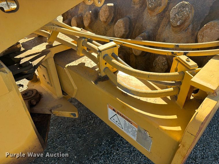 image for item ED0224 1996 Caterpillar CP-433C single drum vibratory padfoot roller