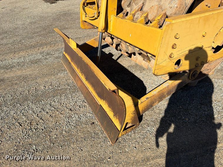 image for item ED0224 1996 Caterpillar CP-433C single drum vibratory padfoot roller