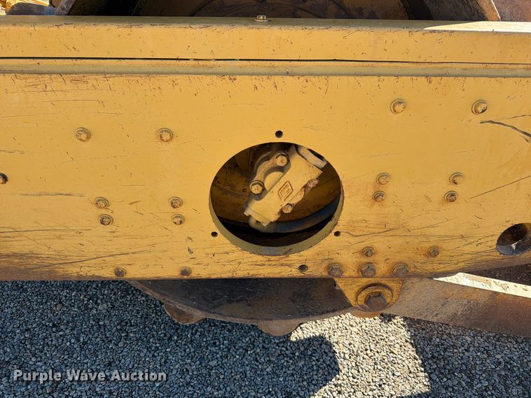 image for item ED0224 1996 Caterpillar CP-433C single drum vibratory padfoot roller