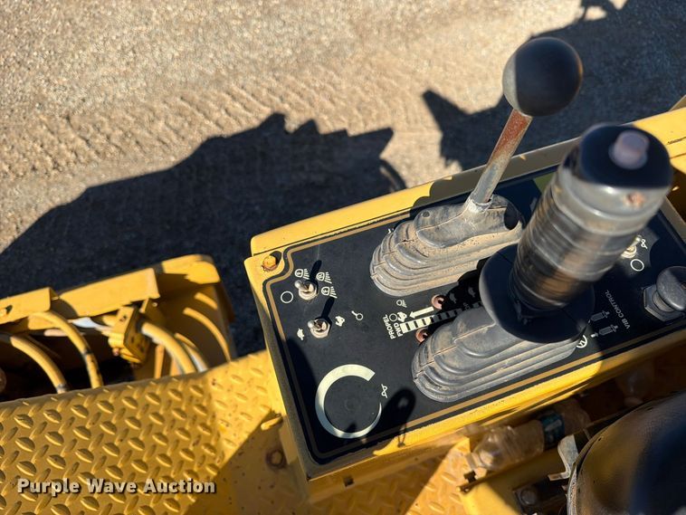 image for item ED0224 1996 Caterpillar CP-433C single drum vibratory padfoot roller