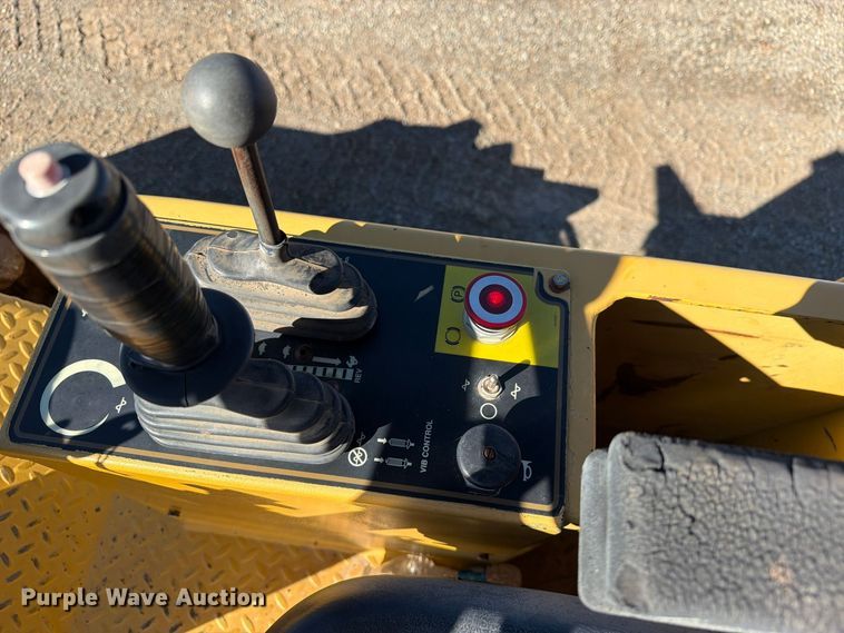 image for item ED0224 1996 Caterpillar CP-433C single drum vibratory padfoot roller
