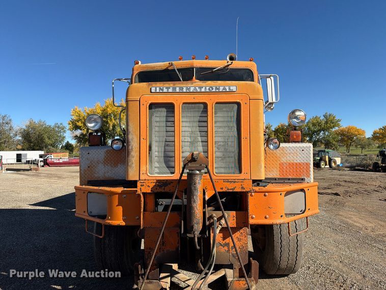 image for item ED0225 1982 International 5070 spreader truck