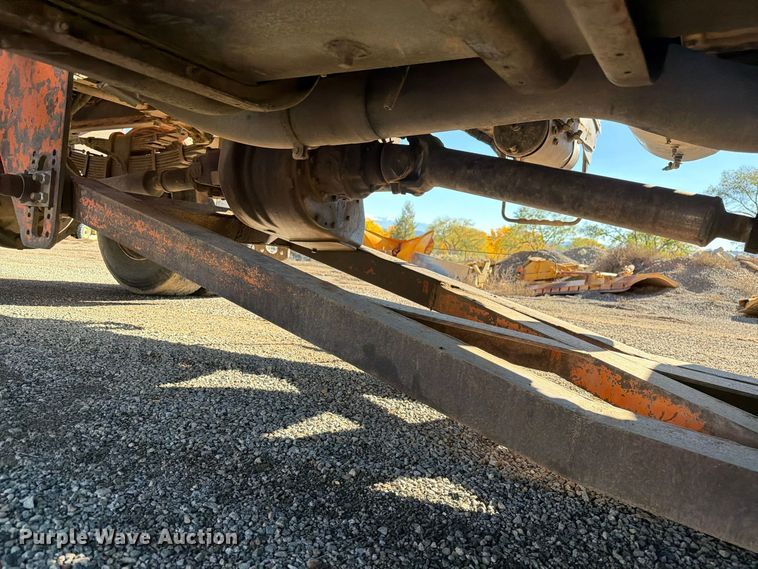 image for item ED0225 1982 International 5070 spreader truck