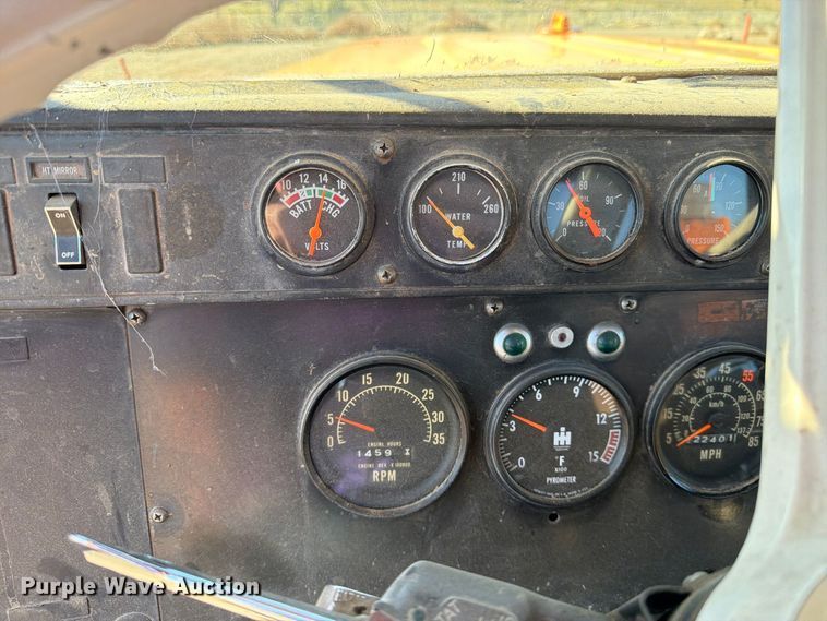 image for item ED0225 1982 International 5070 spreader truck