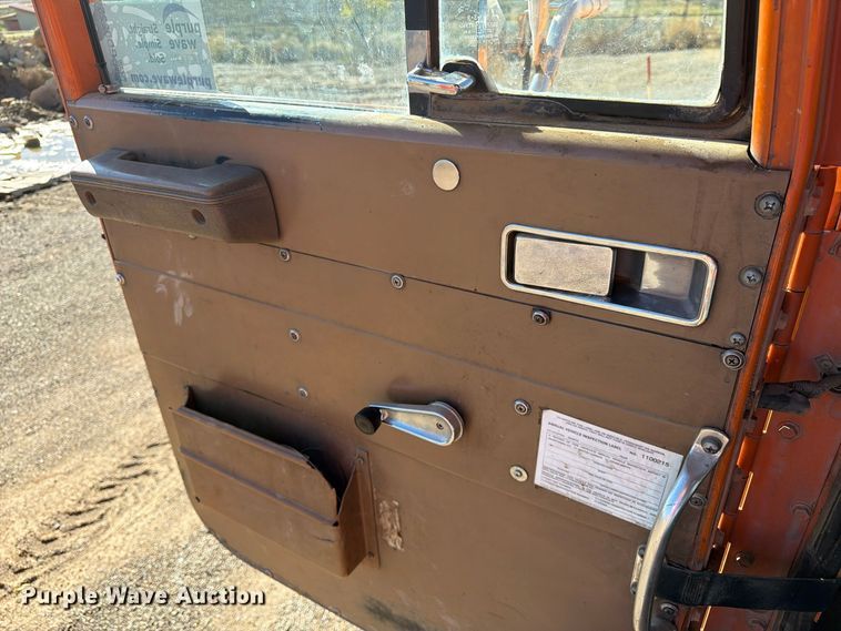image for item ED0225 1982 International 5070 spreader truck