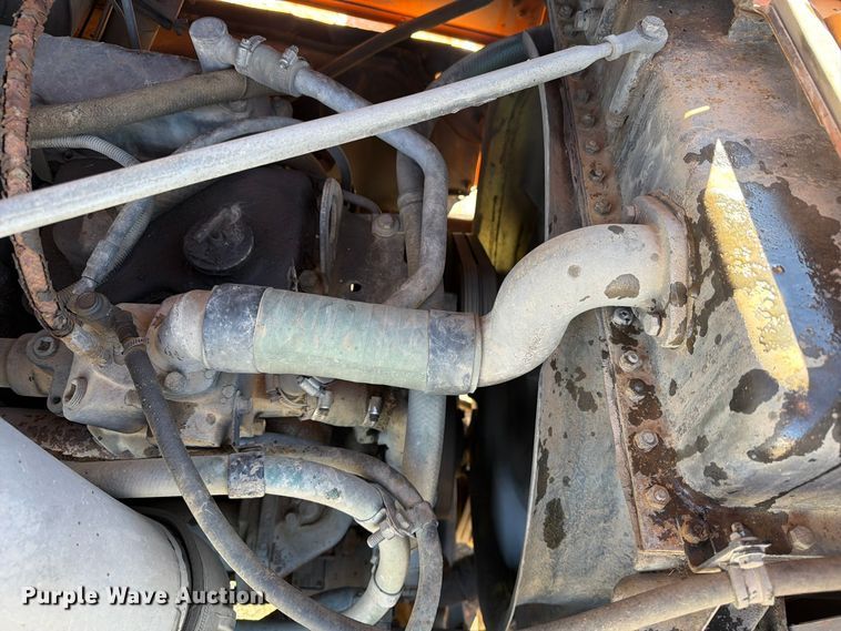 image for item ED0225 1982 International 5070 spreader truck