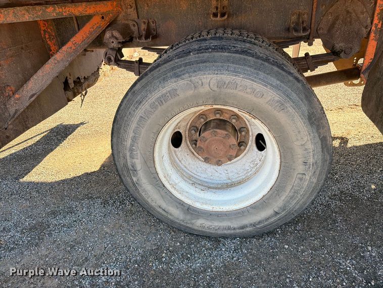image for item ED0225 1982 International 5070 spreader truck