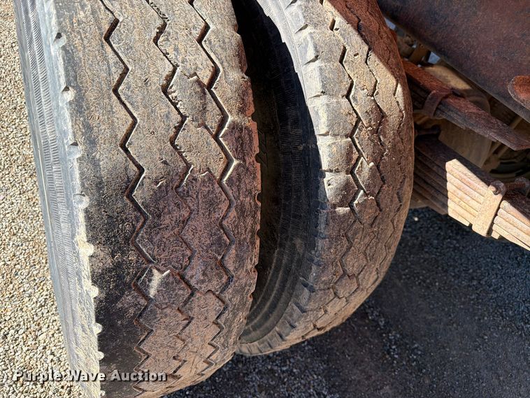 image for item ED0225 1982 International 5070 spreader truck