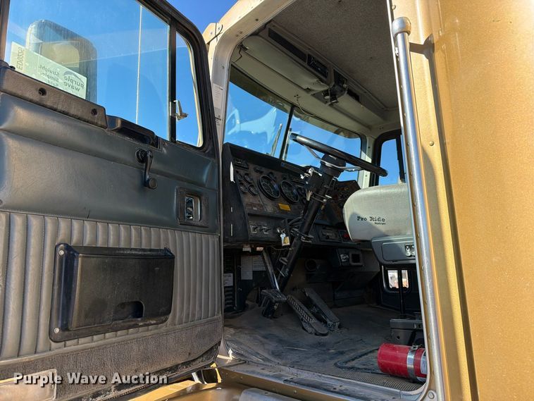1995 Kenworth T600B