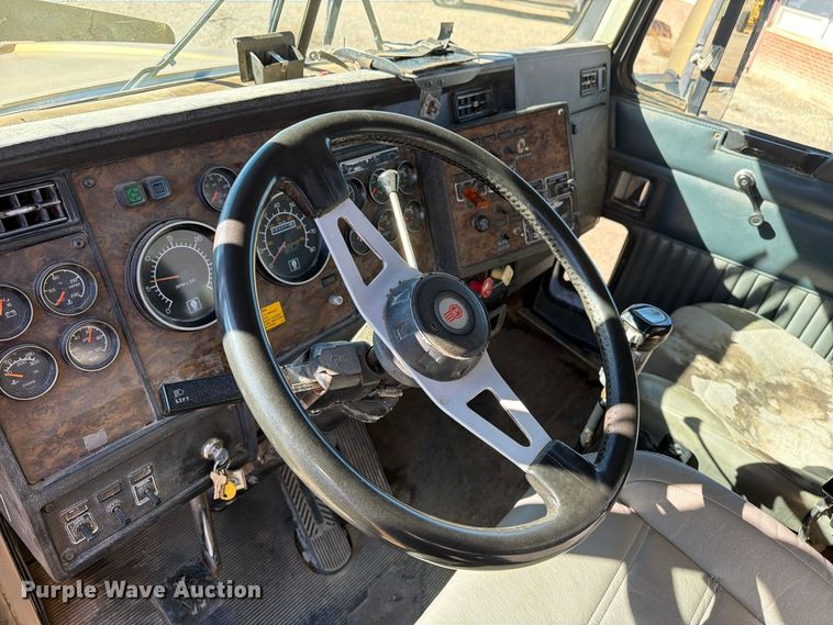 1995 Kenworth T600B