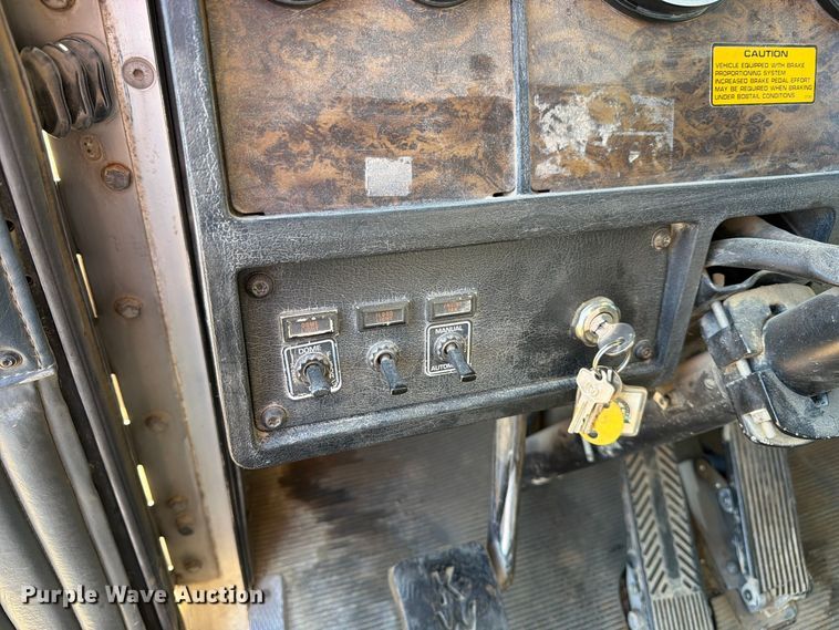 1995 Kenworth T600B