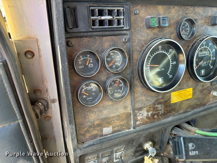 1995 Kenworth T600B