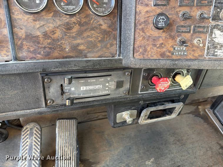 1995 Kenworth T600B