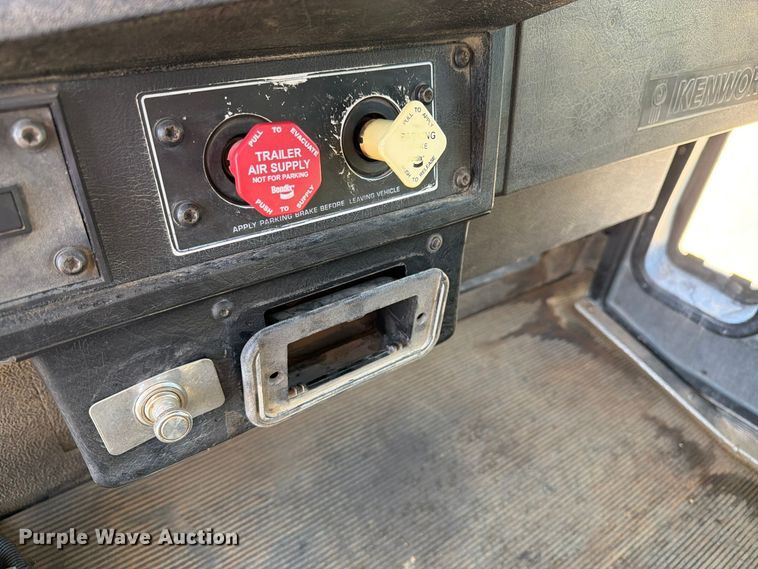 1995 Kenworth T600B