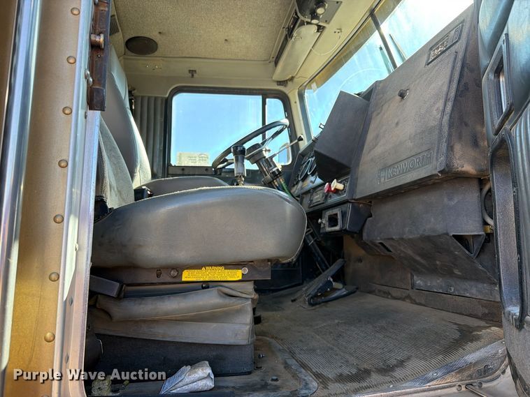 1995 Kenworth T600B