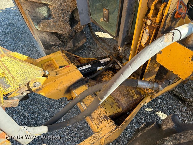image for item ED0227 1997 John Deere 5500 MFWD tractor