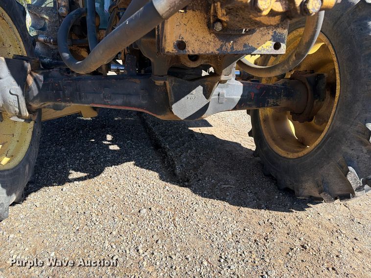 image for item ED0227 1997 John Deere 5500 MFWD tractor