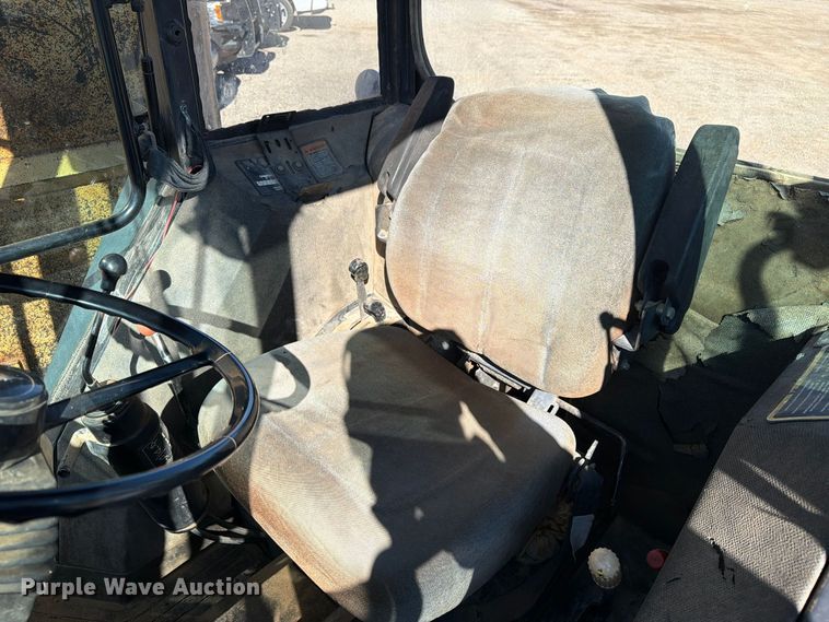 image for item ED0227 1997 John Deere 5500 MFWD tractor