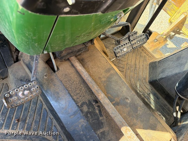 image for item ED0227 1997 John Deere 5500 MFWD tractor