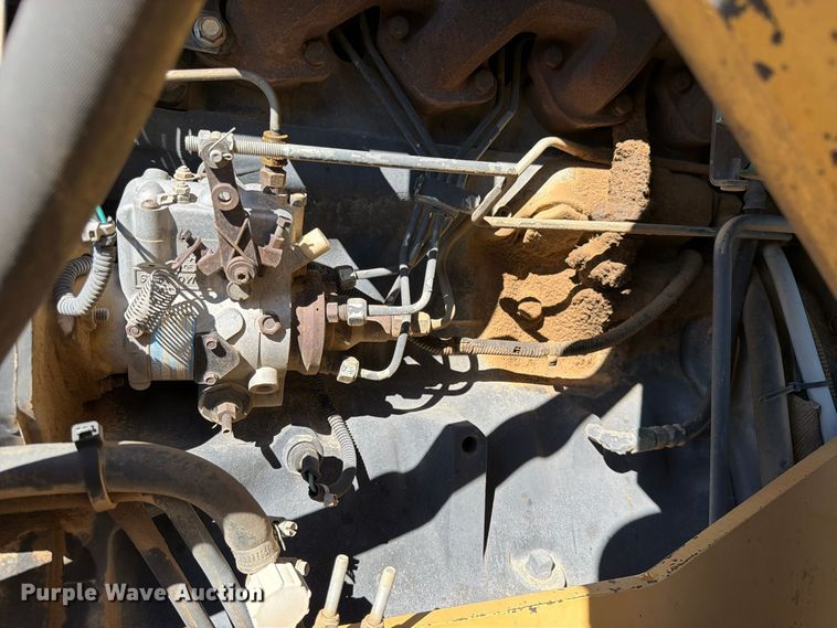 image for item ED0227 1997 John Deere 5500 MFWD tractor