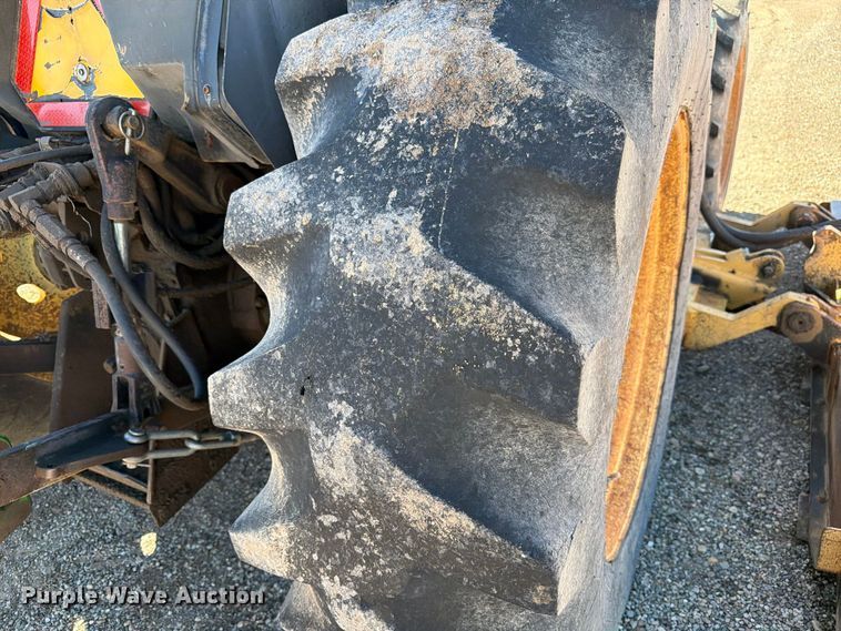 image for item ED0227 1997 John Deere 5500 MFWD tractor