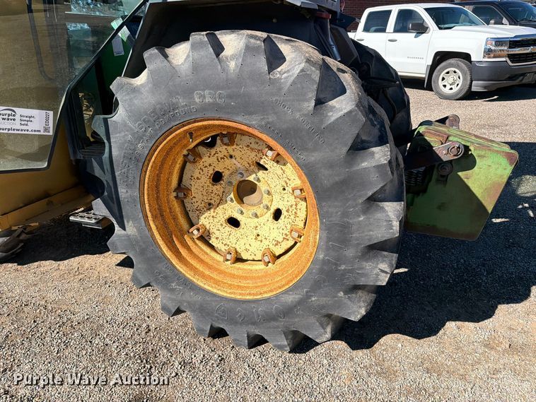 image for item ED0227 1997 John Deere 5500 MFWD tractor