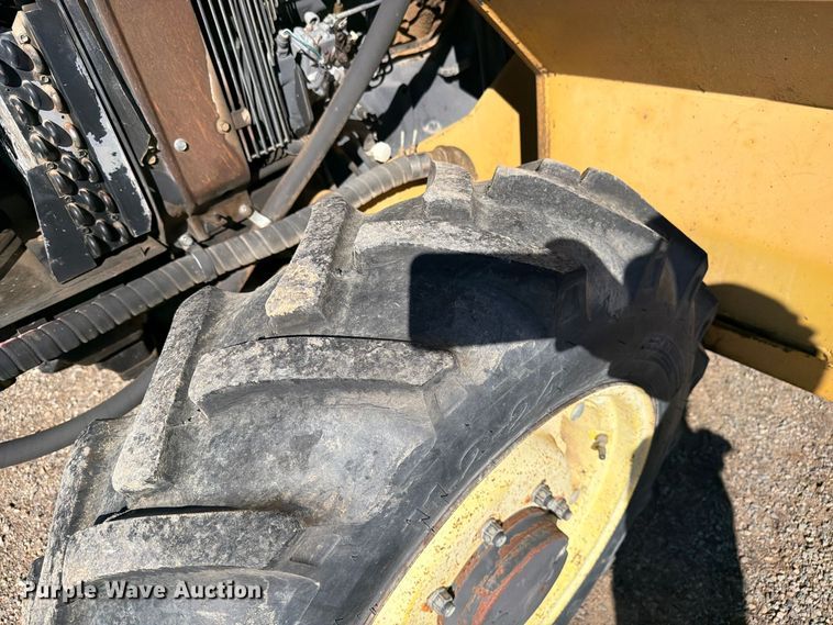 image for item ED0227 1997 John Deere 5500 MFWD tractor