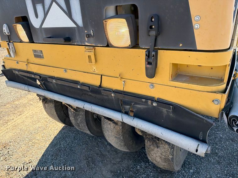 image for item ED0229 2007 Caterpillar PS-150C pneumatic roller