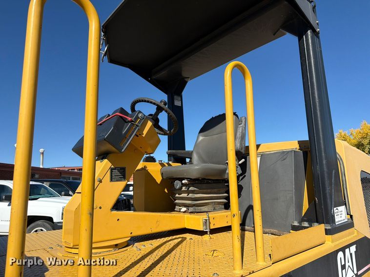 image for item ED0229 2007 Caterpillar PS-150C pneumatic roller