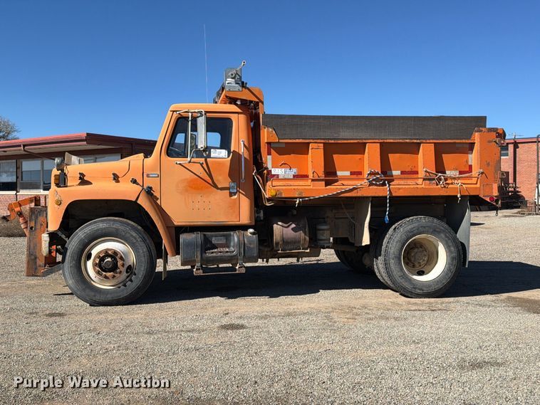 image for item ED0231 1983 International 1954 dump truck