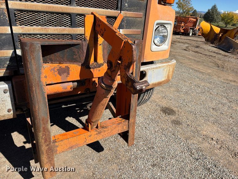 image for item ED0231 1983 International 1954 dump truck