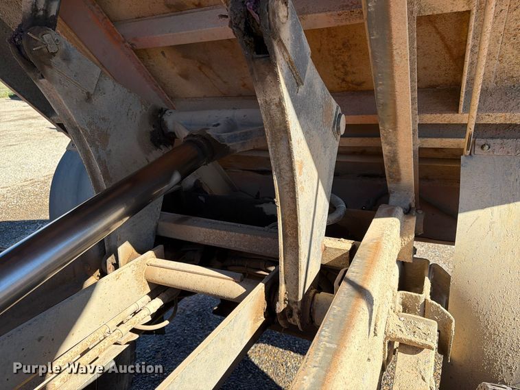 image for item ED0231 1983 International 1954 dump truck