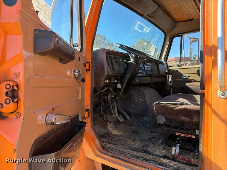 image for item ED0231 1983 International 1954 dump truck