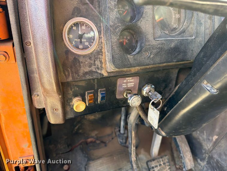 image for item ED0231 1983 International 1954 dump truck