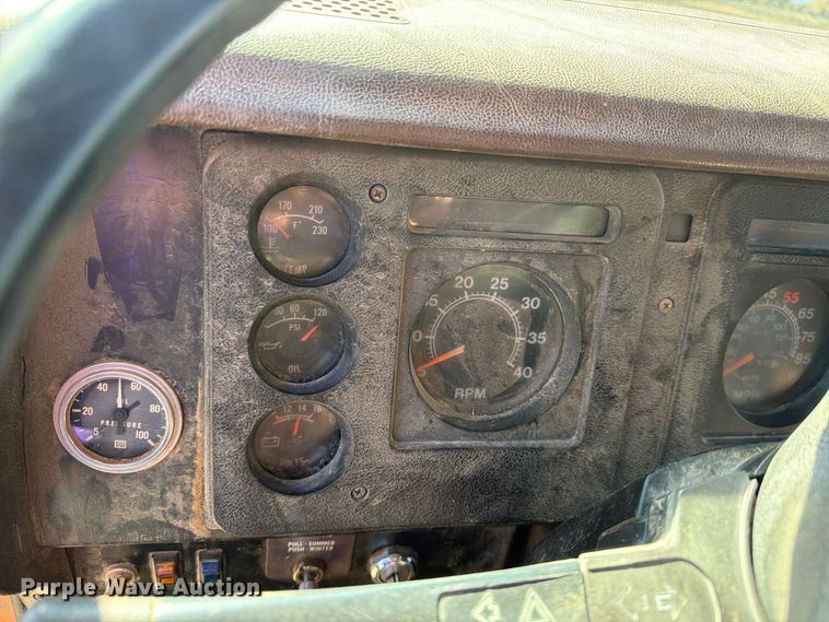 image for item ED0231 1983 International 1954 dump truck
